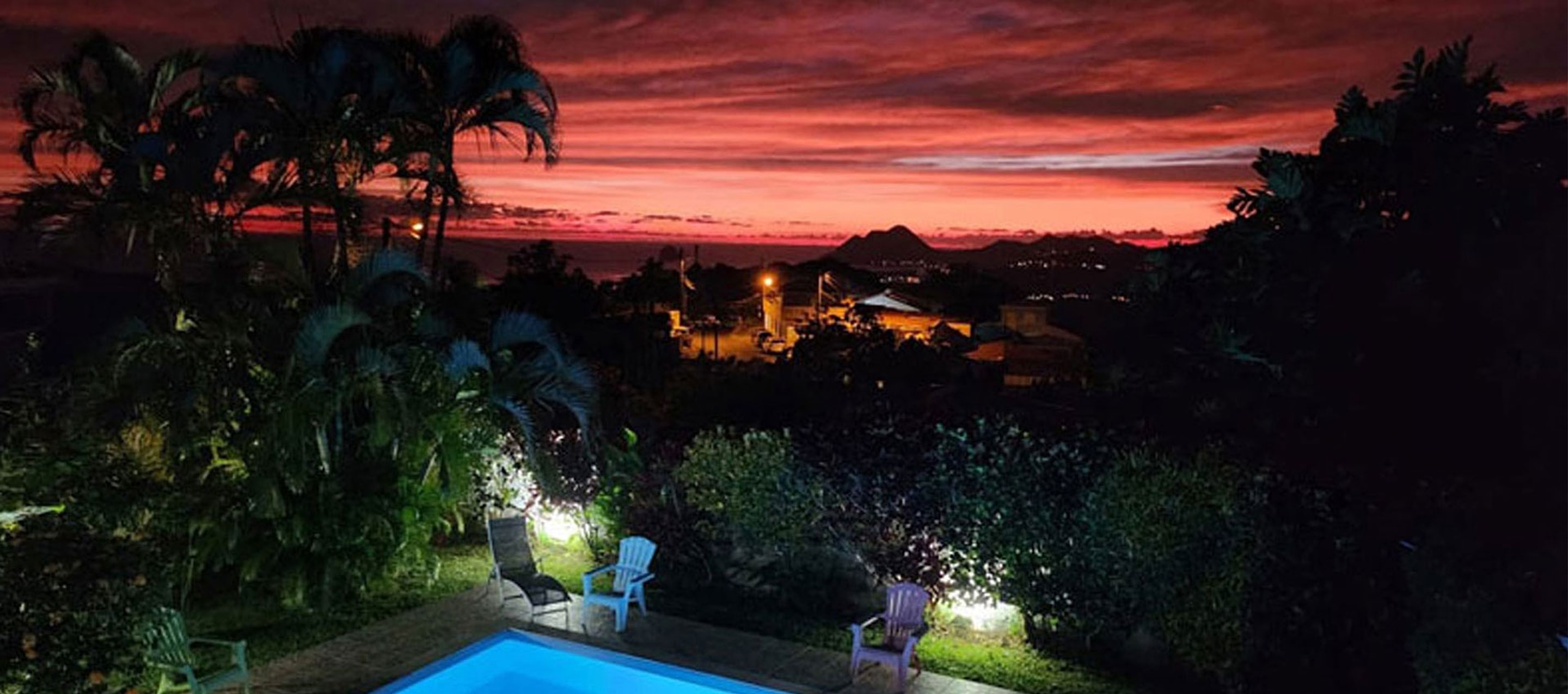 Coucher de soleil flamboyant sur la baie de Sainte-Luce